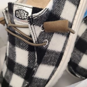 Hey Dude Ladies Wendy Buffalo Plaid White & Black Casual Shoes 40617-103 Size 7